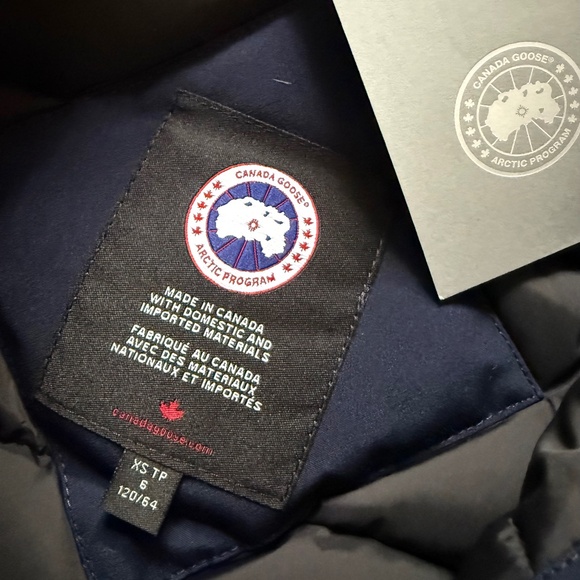 Canada Goose Youth Rundle Bomber Non-Fur Jacket XS - Picture 10 of 10